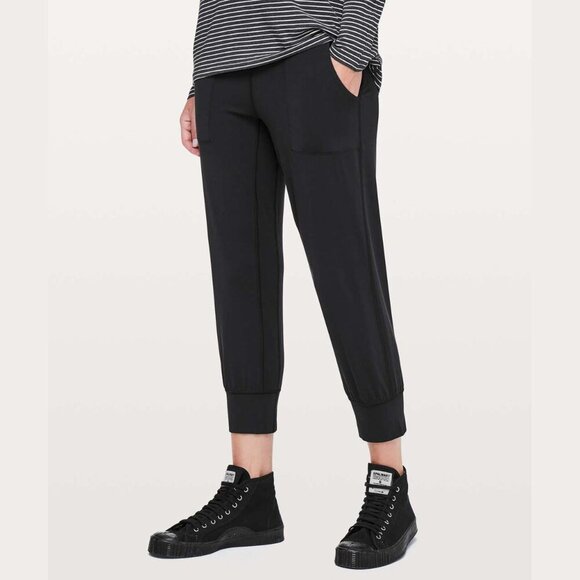 Lululemon Align High-Rise Jogger Crop 23" Black, size 4 - Picture 1 of 11